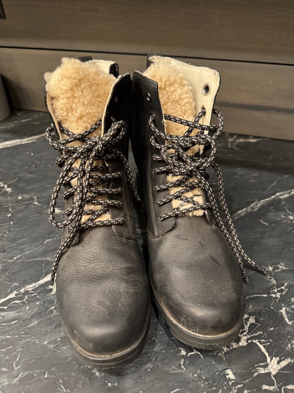 Sorel Black Leather Lace-Up Ankle Boots with Cream Shearling